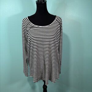 Torrid Women’s striped shirt  Size 2     Lot J